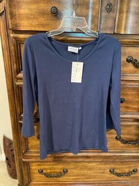 APT Designs Navy Scoop-Neck Women's Top